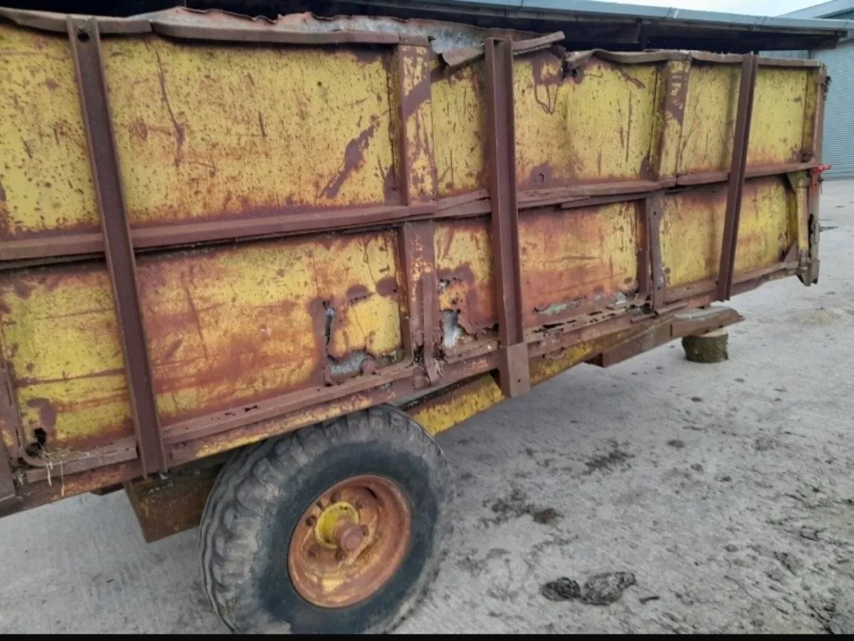 Trailer - Image 1