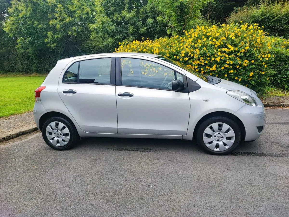 2010 Toyota Yaris low mileage - Image 2