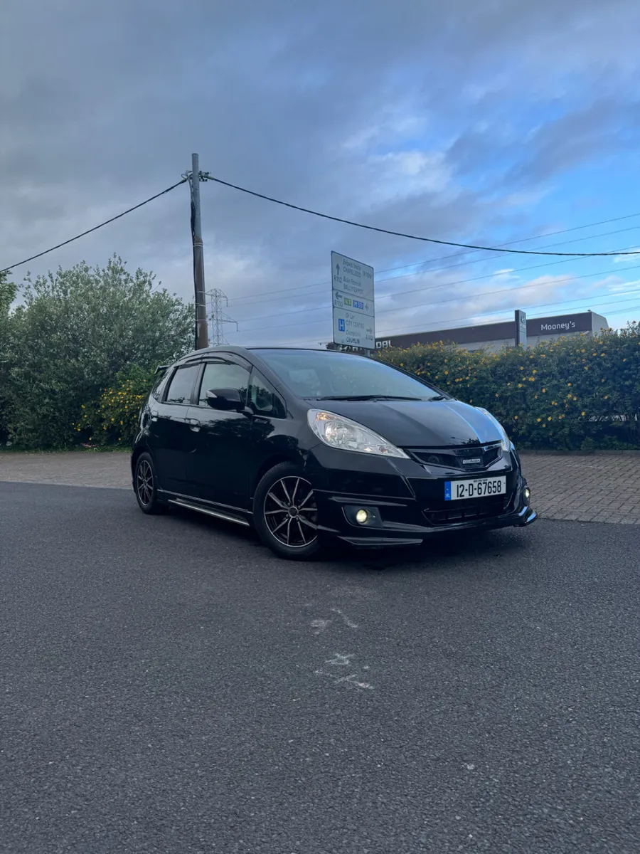 Honda Fit 1.3 Hybrid Automatic - Image 2