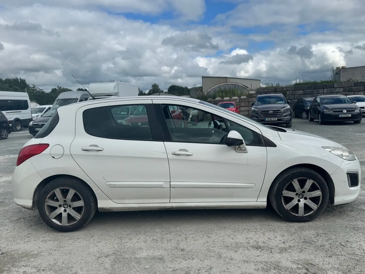 NCT✅2012 Peugeot 308 manual top spec 1 owner car! - Image 2