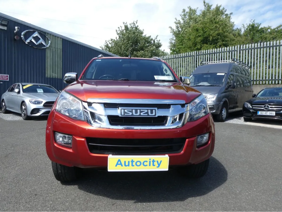 Isuzu D-Max 14mya 4DR Auto - Image 2