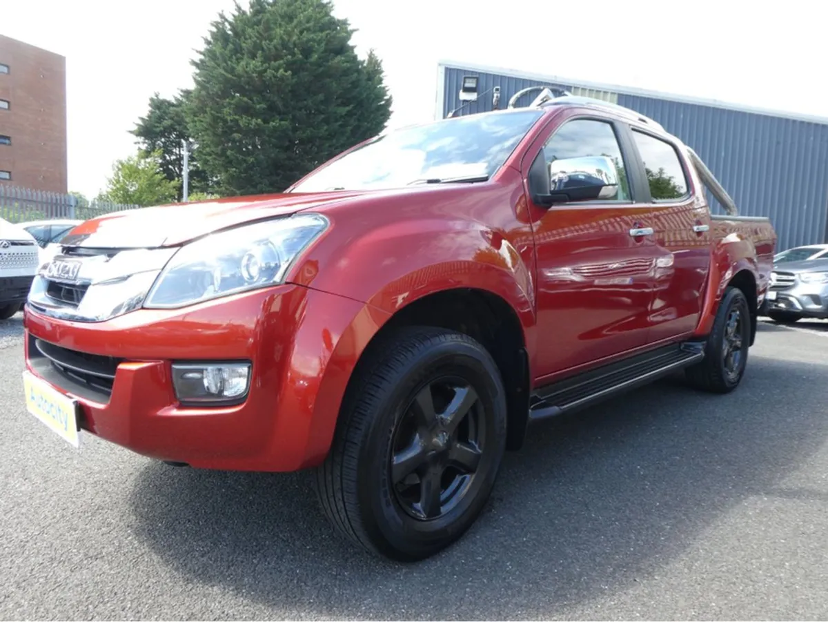 Isuzu D-Max 14mya 4DR Auto - Image 3