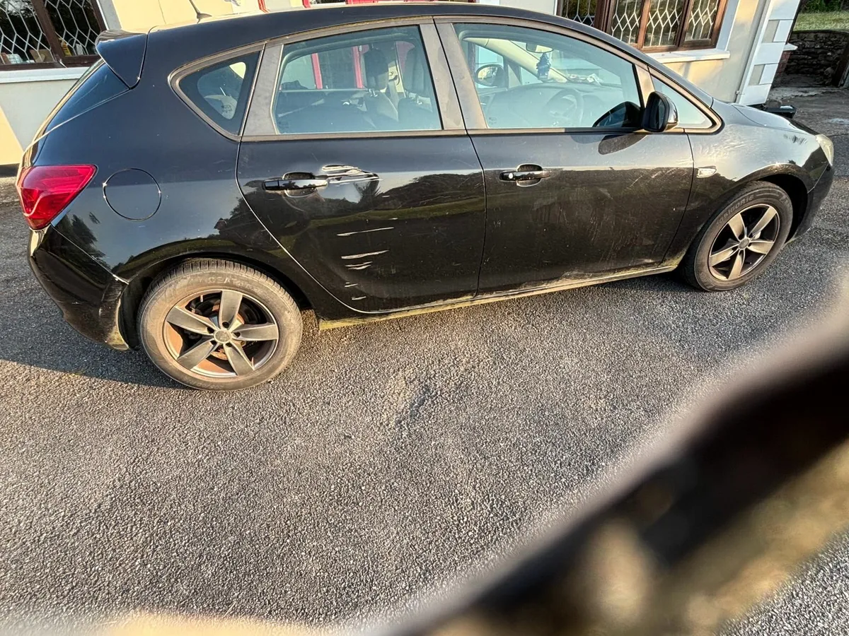 Vauxhall Astra 2011 - Image 3