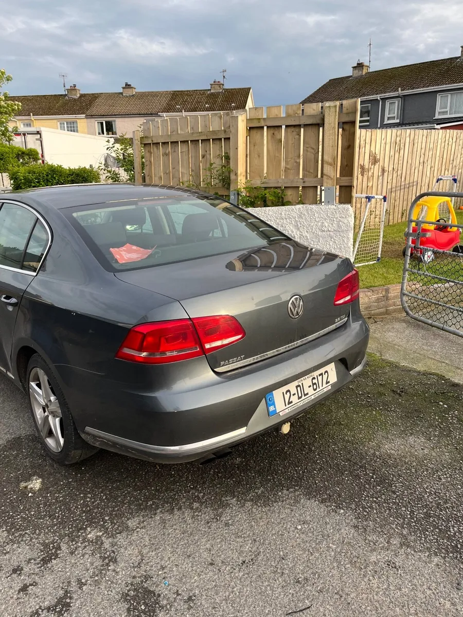 Volkswagen Passat 2012 - Image 3