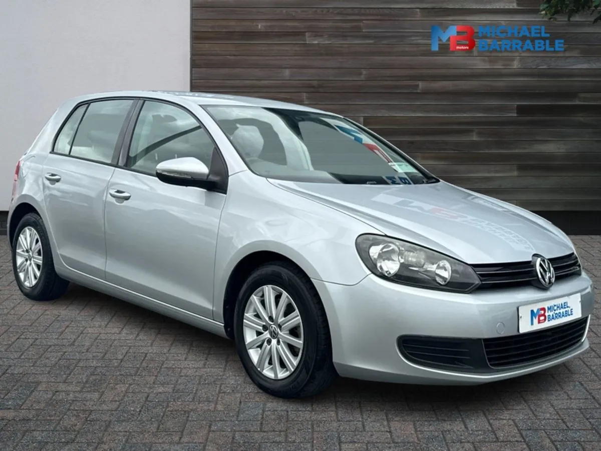 Volkswagen Golf Petrol Automatic - Image 1
