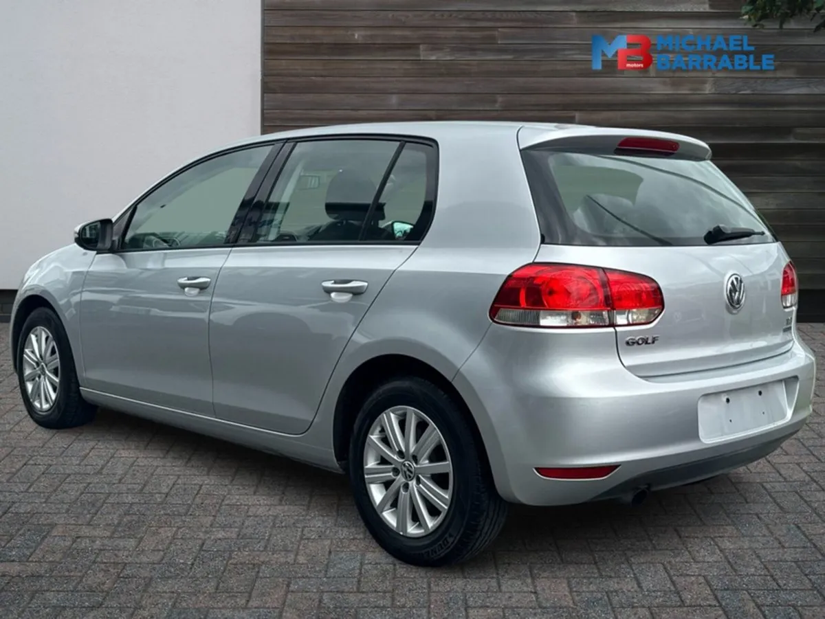 Volkswagen Golf Petrol Automatic - Image 4