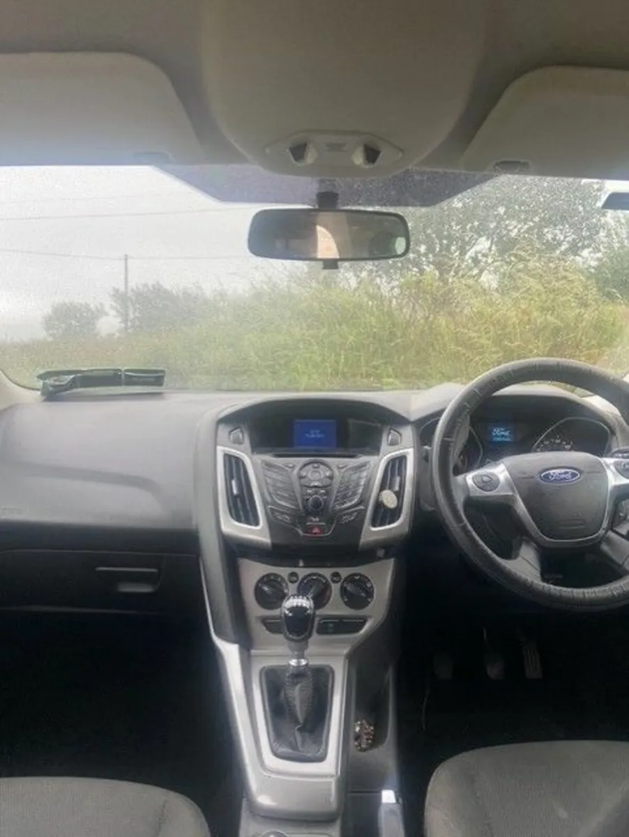 Ford Focus 2012 - Image 2