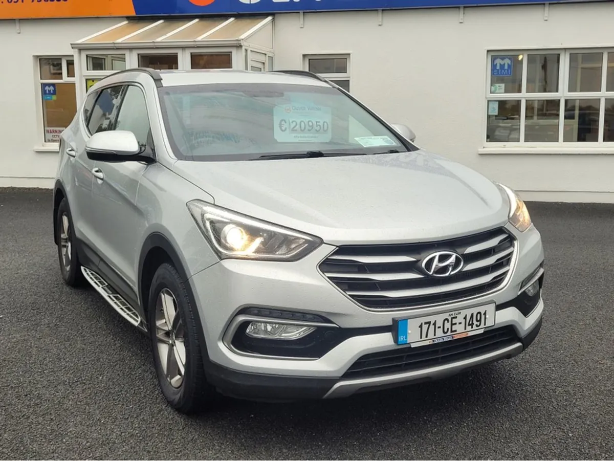 Hyundai Santa Fe 2WD Comfort 5DR - Image 2