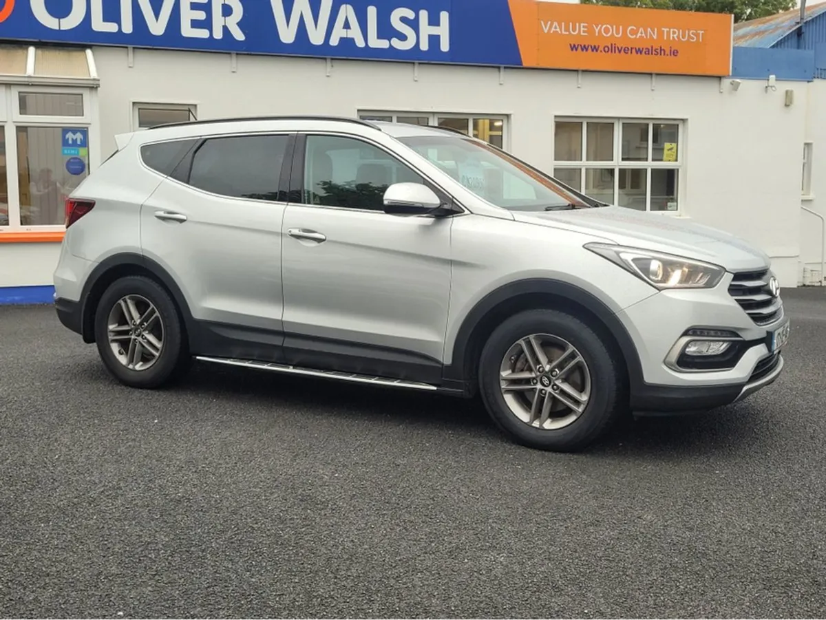 Hyundai Santa Fe 2WD Comfort 5DR - Image 3