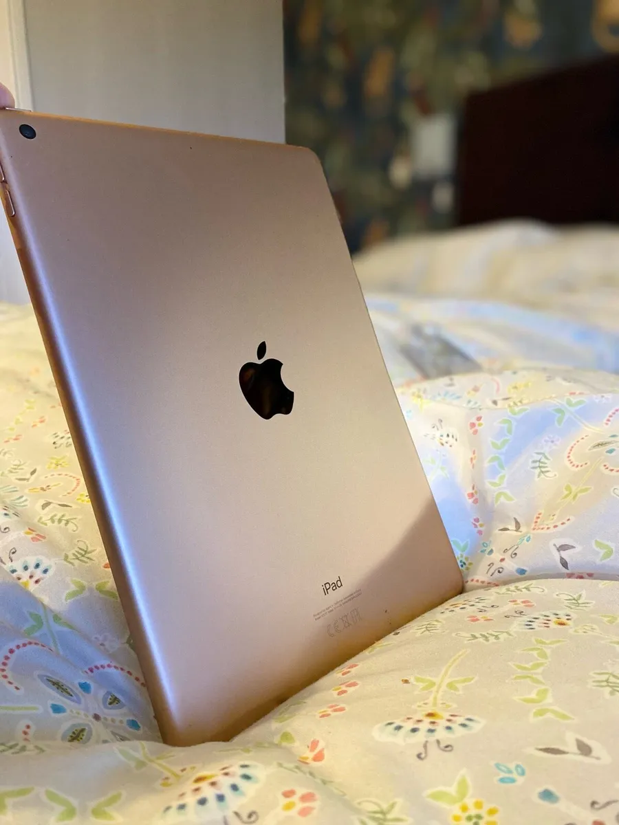 iPad 8th Gen 32GB - Image 2