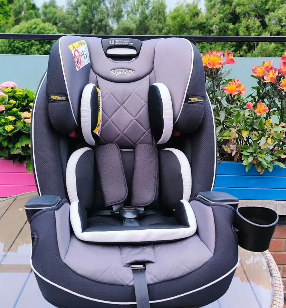 Graco slim fit all-in one car seat - Image 1