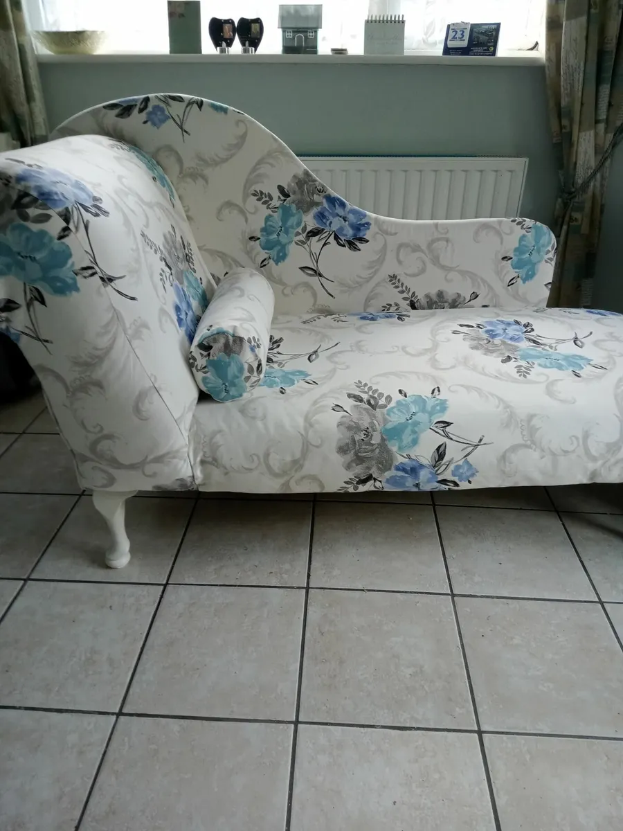 Chaise Lounge - Image 1