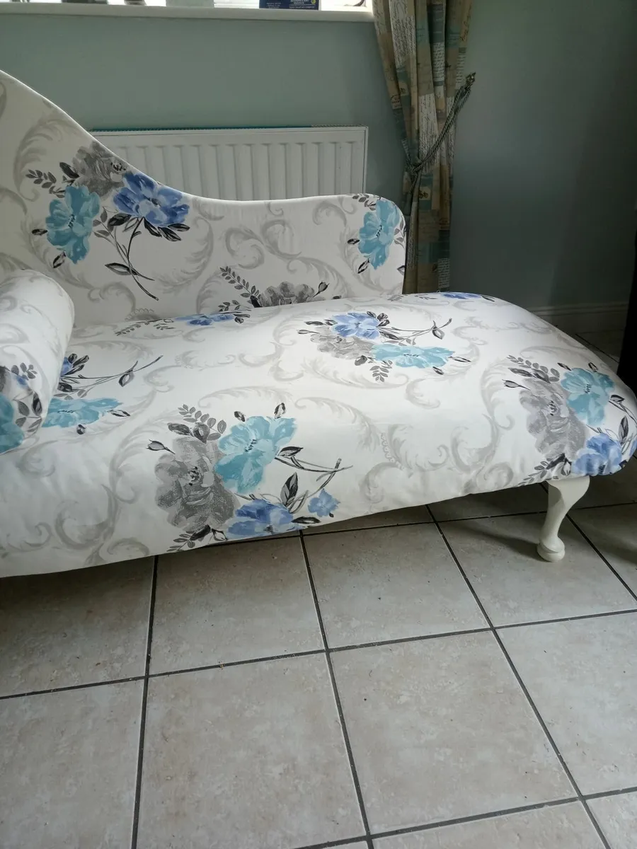 Chaise Lounge - Image 2