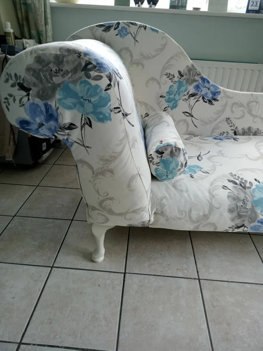 Chaise Lounge - Image 3