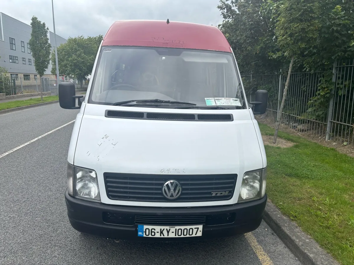 2006 vw crafter wheelchair minibus - Image 2