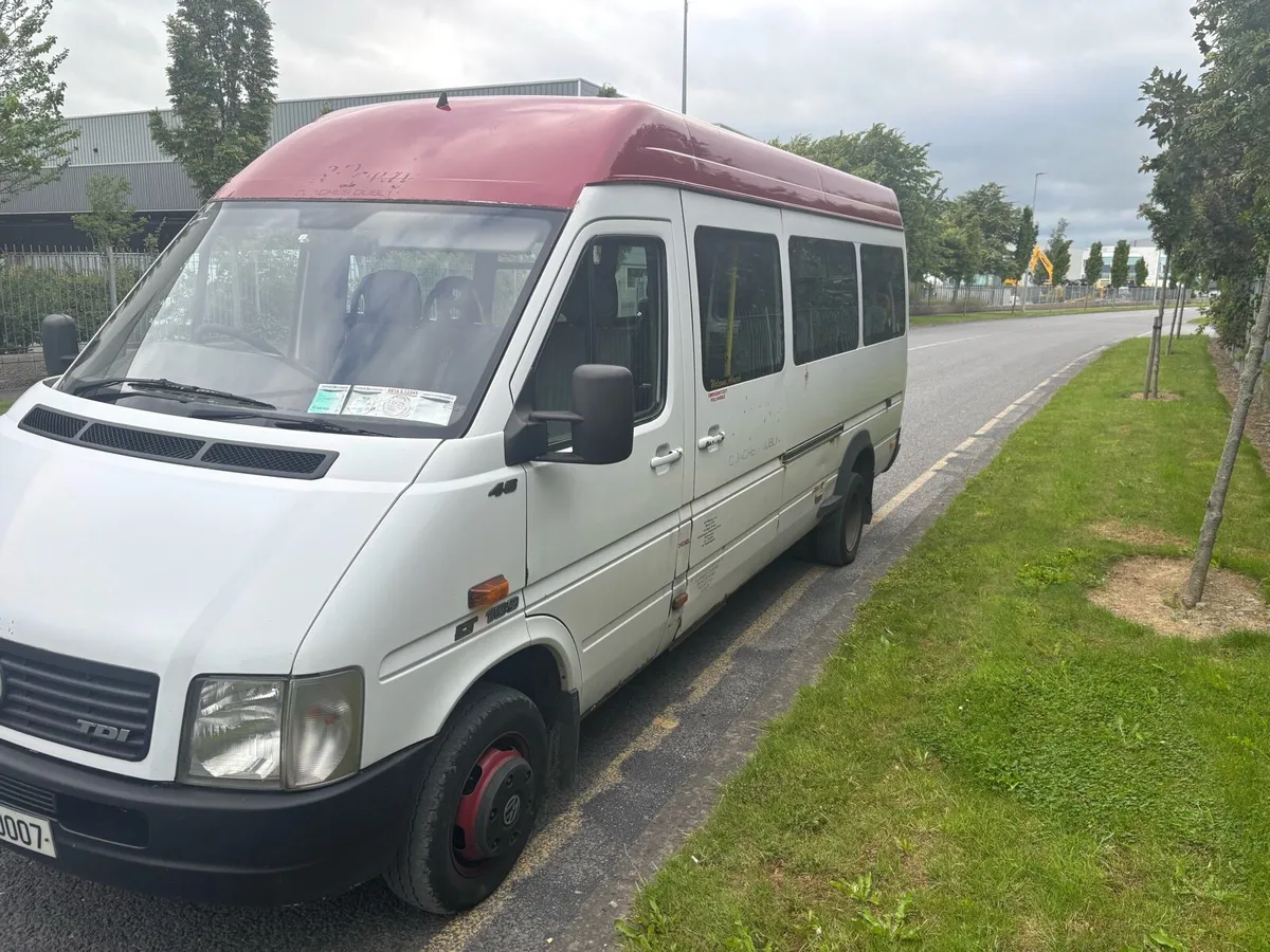 2006 vw crafter wheelchair minibus - Image 3