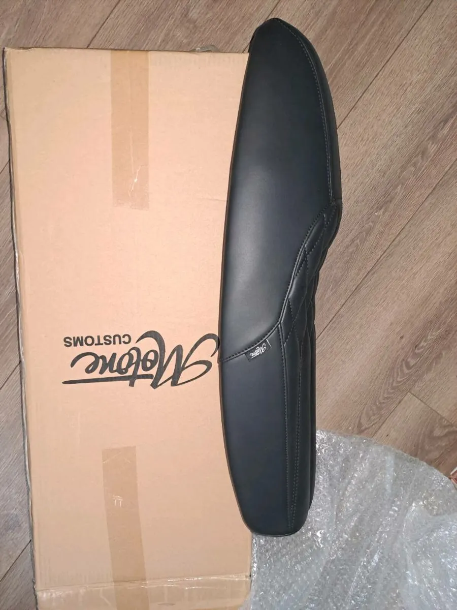 Triumph Speed Twin 1200 Motone saddle - Image 1