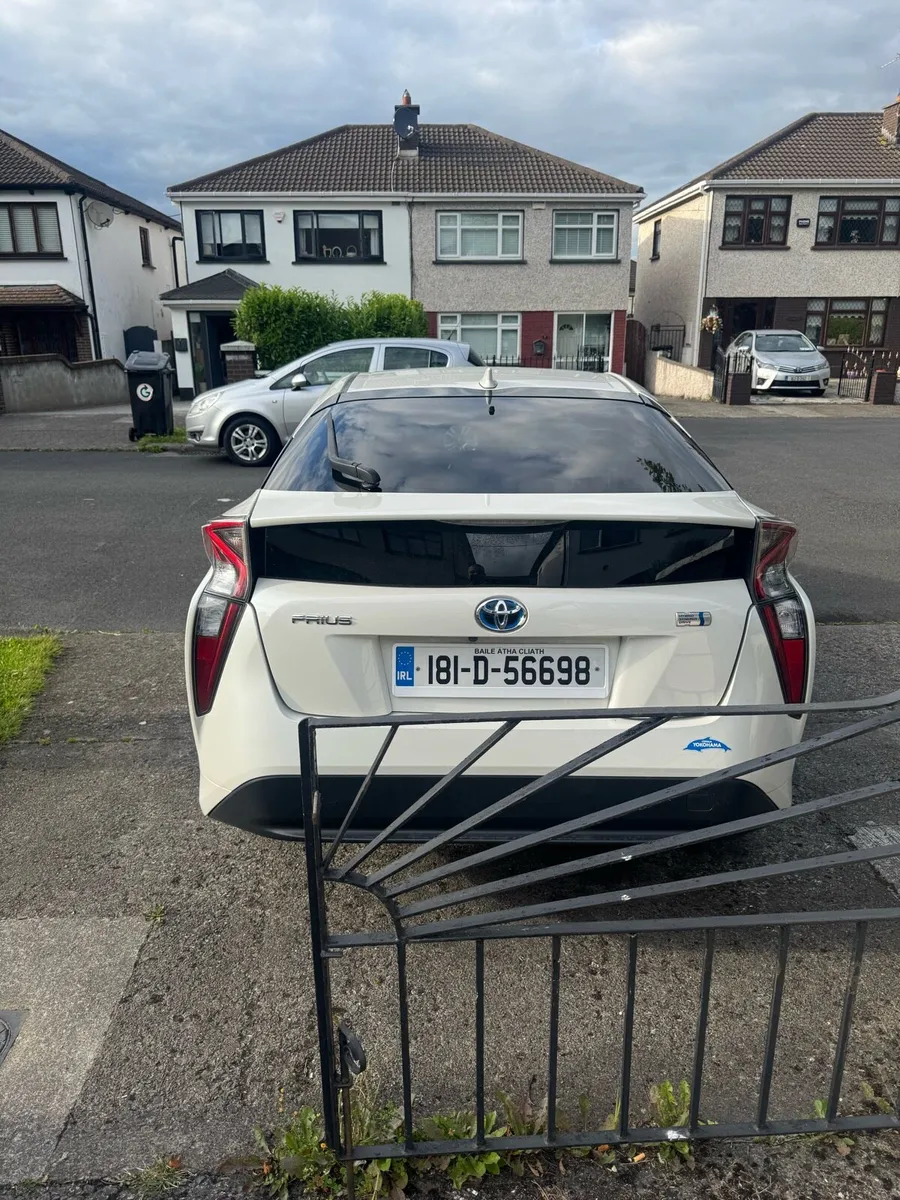 Toyota Prius hybrid - Image 3