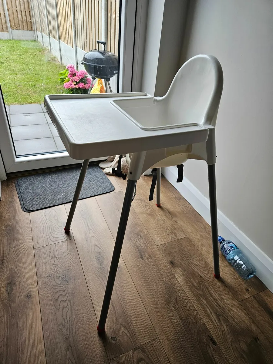 High chair - Image 1