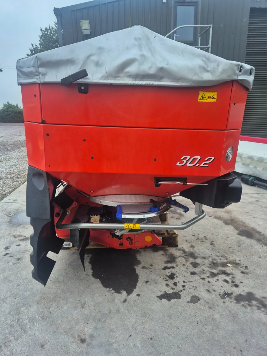 Rauch fertiliser spreader - Image 3