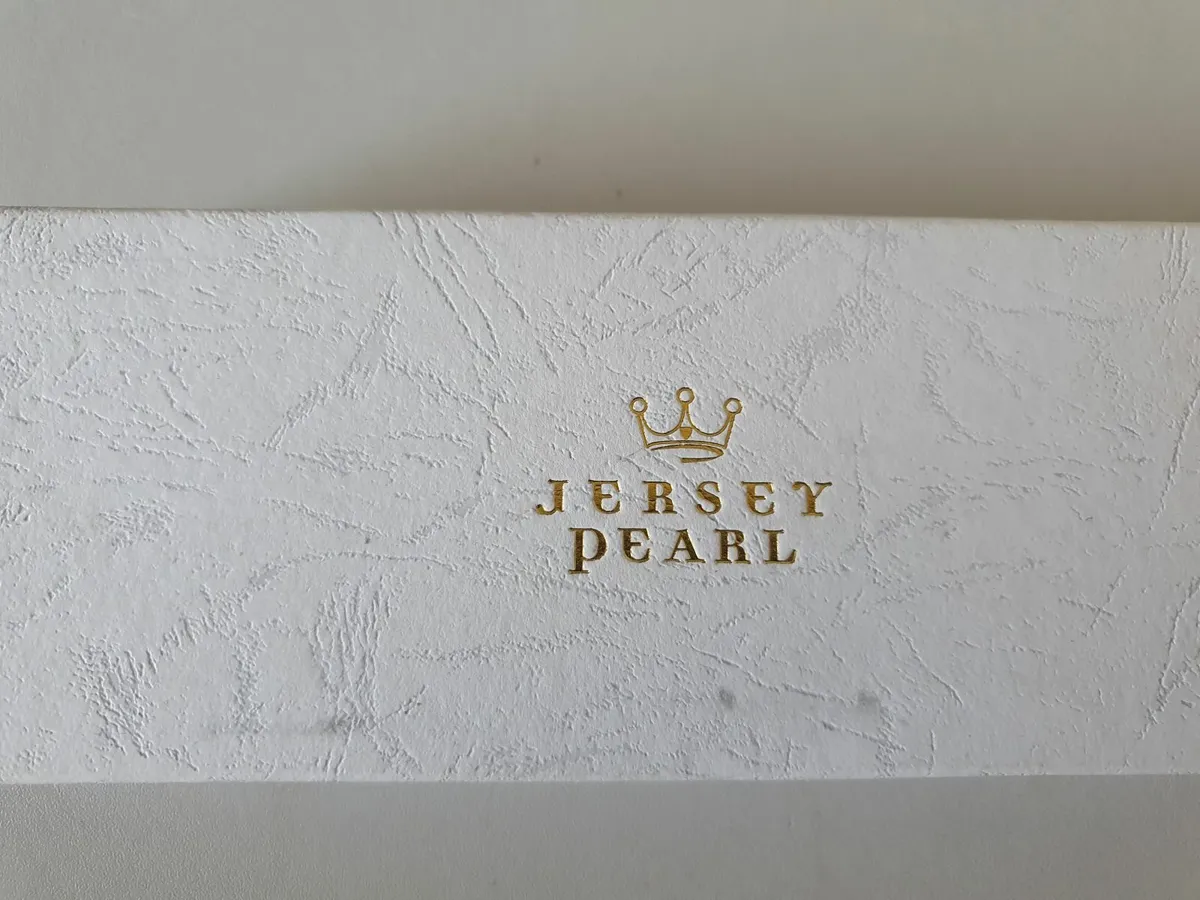 Jersey pearl  floating pearl necklace - Image 2