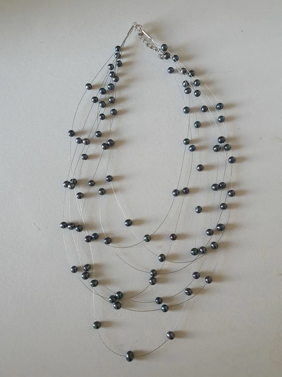 Jersey pearl  floating pearl necklace - Image 3