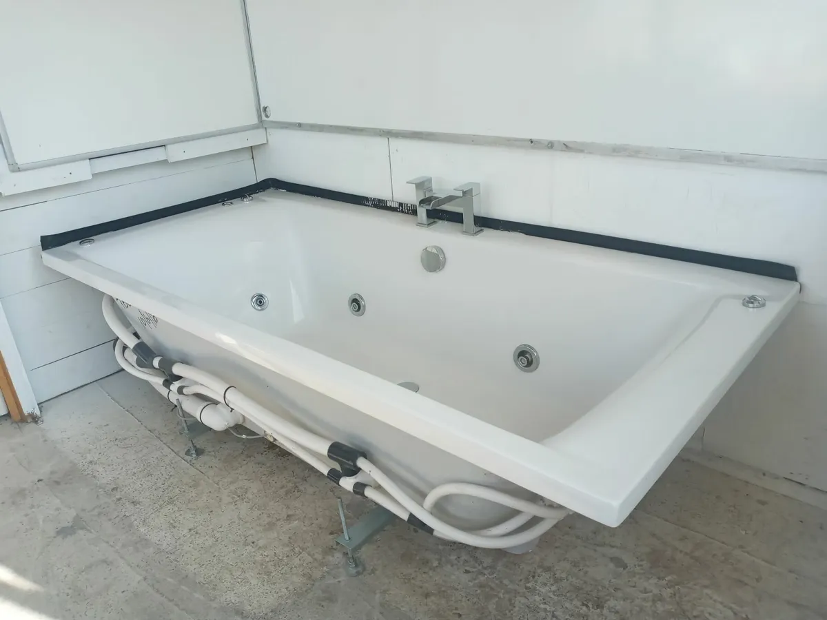 Delivery - Large Jacuzzi Bath with Taps - Image 1