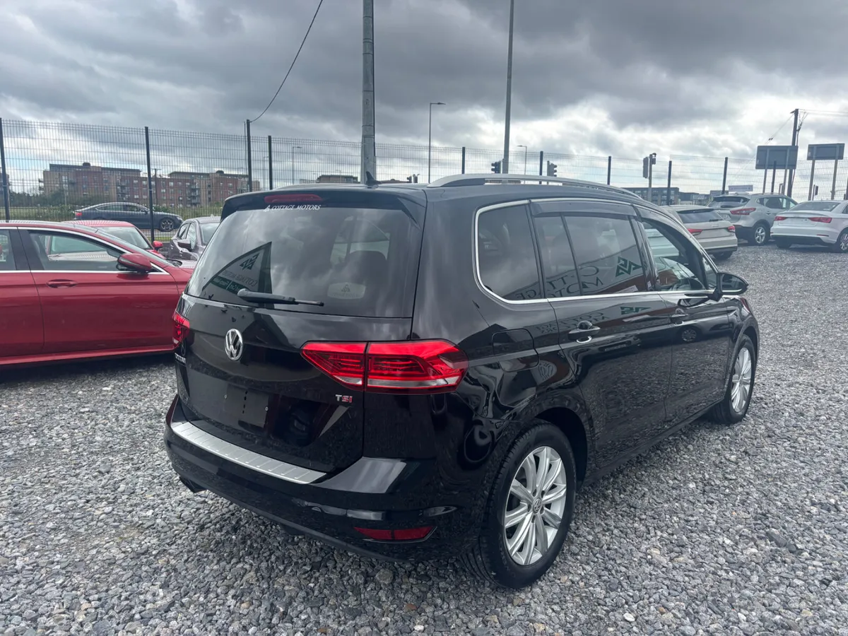 Volkswagen Touran - Image 4