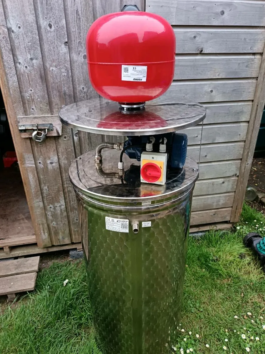 Water pump and stainless tank - Image 1