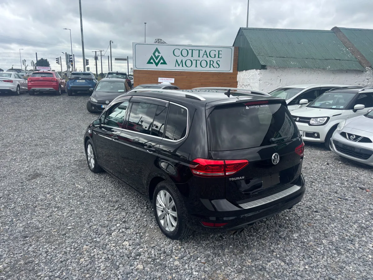 Volkswagen Touran - Image 2