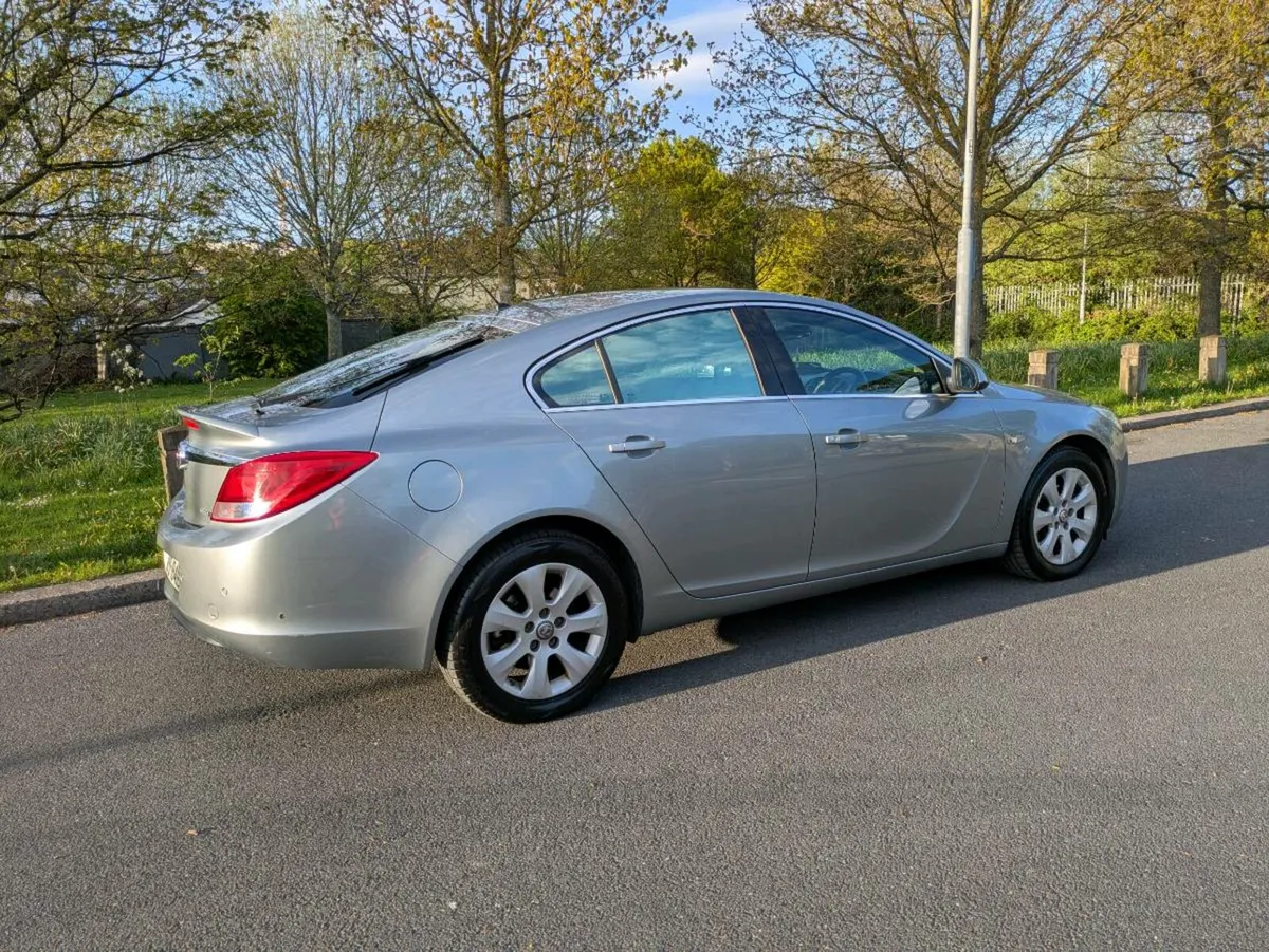 Vauxhall Insignia - Image 2