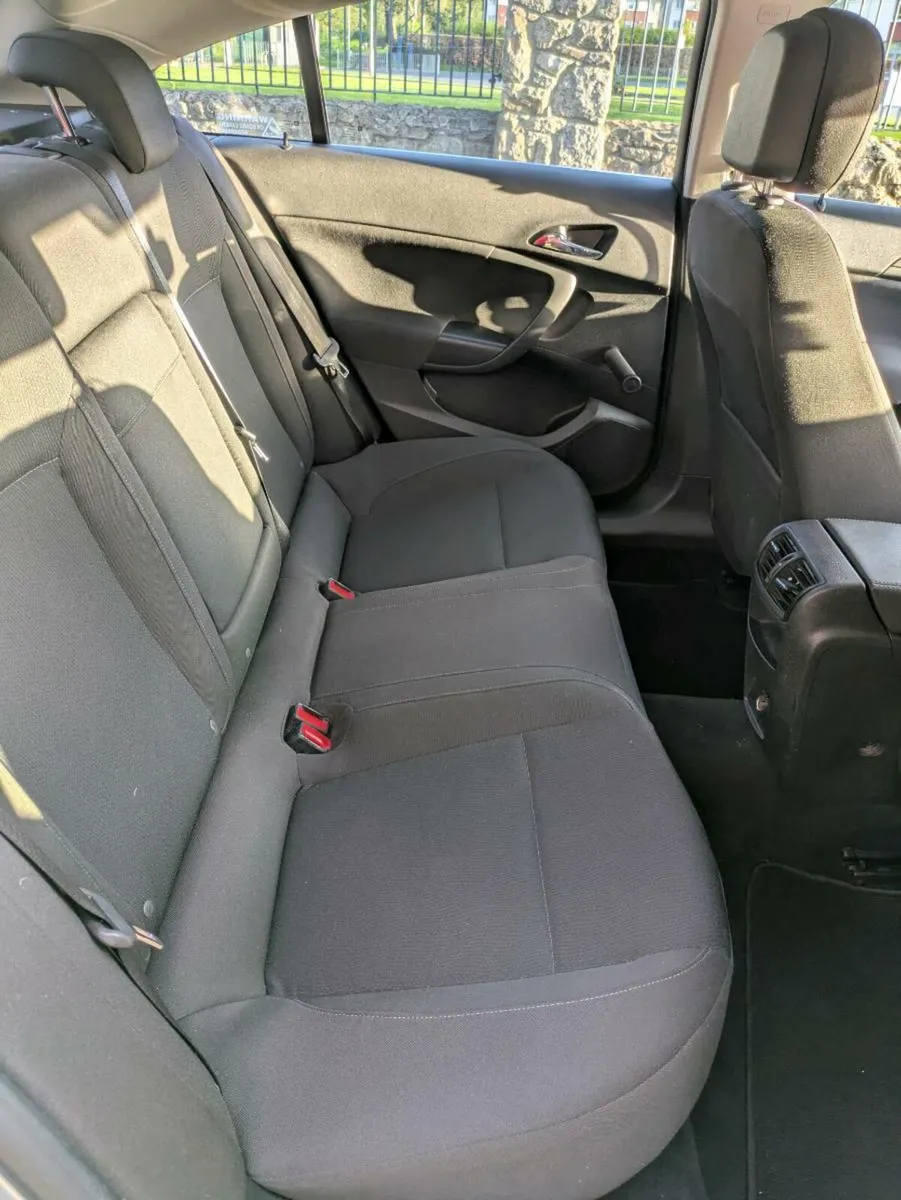 Vauxhall Insignia - Image 3