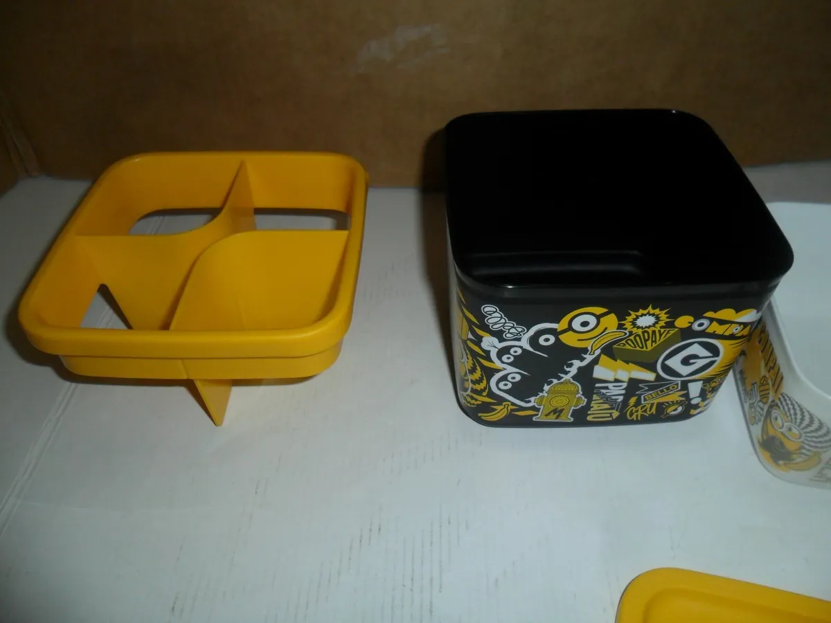 Tupperware cubix set of minions 2pcs - Image 2