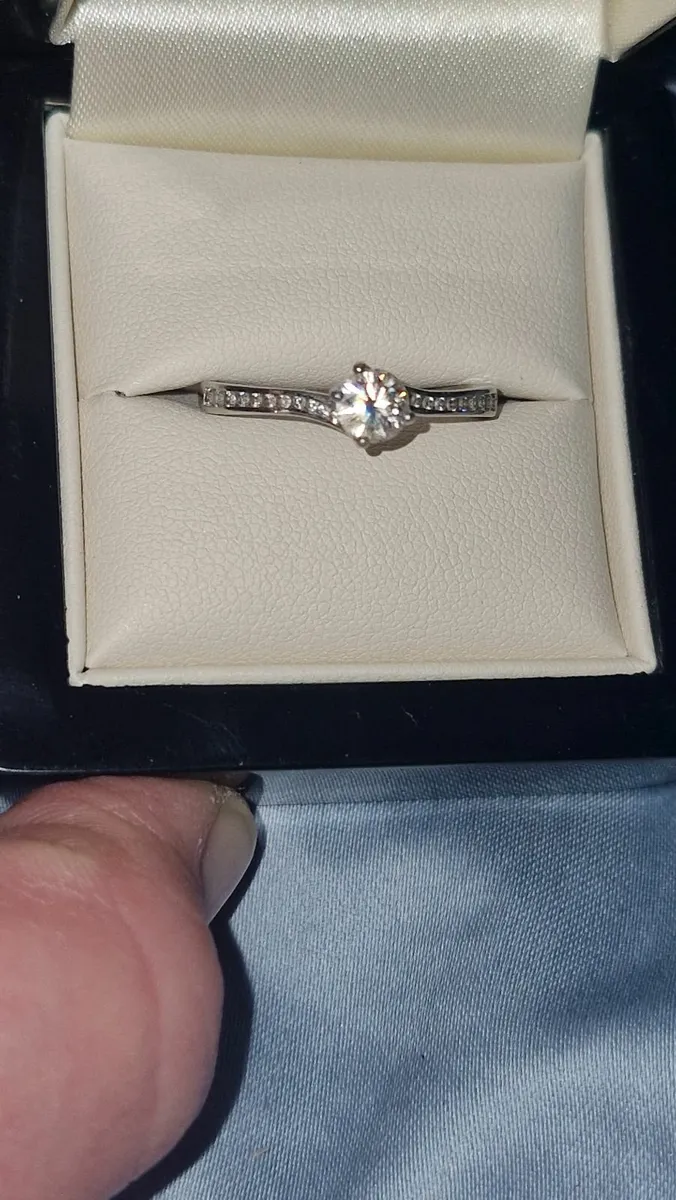 Engagment ring 18ct white gold - Image 2
