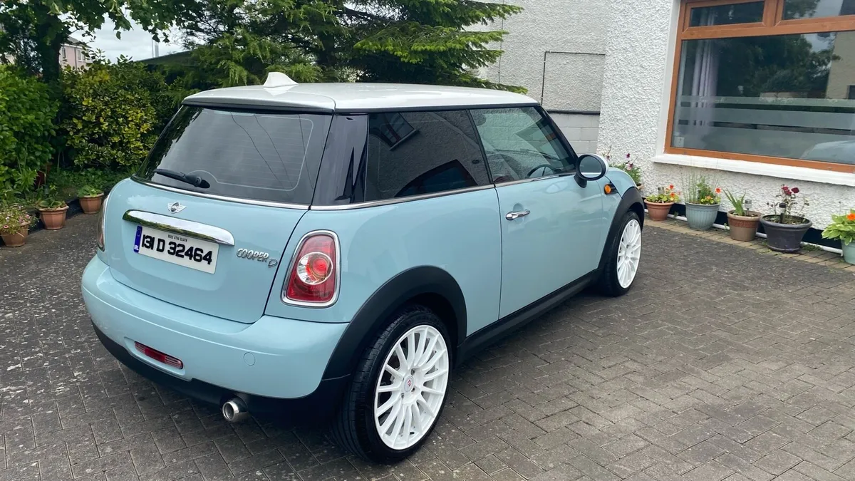 2013 MINI Cooper D - Image 2