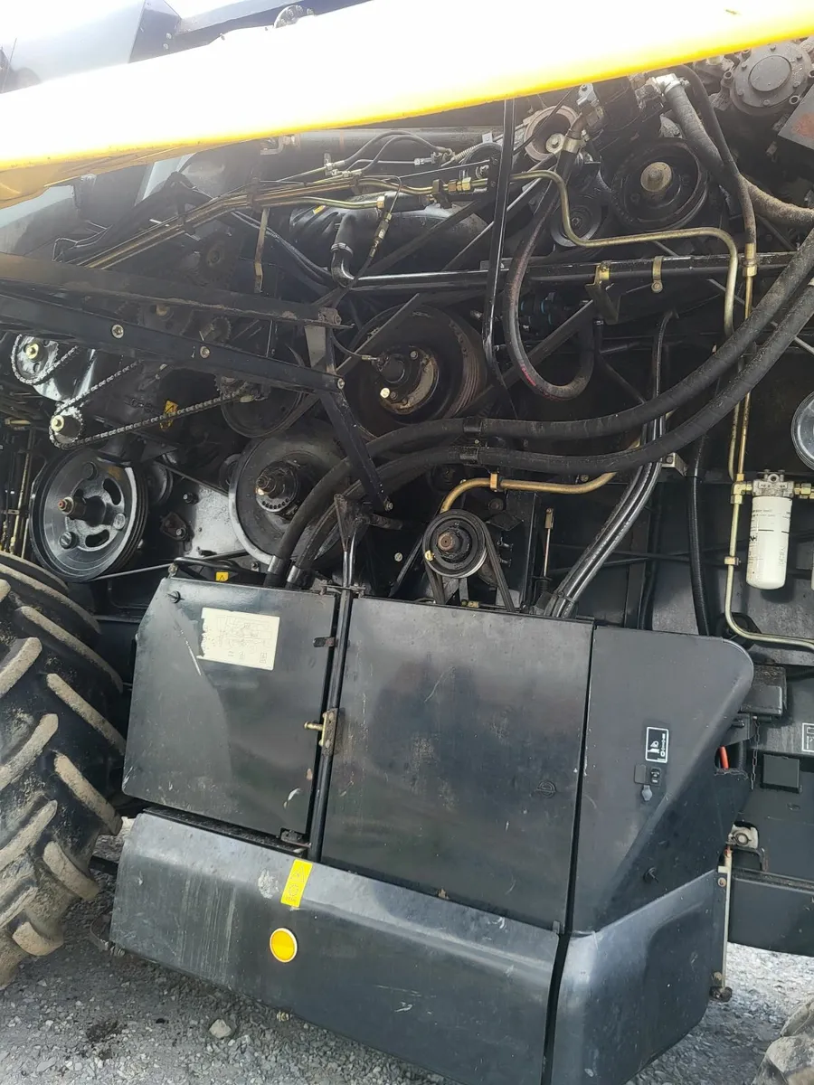 New Holland CX820 - Image 2