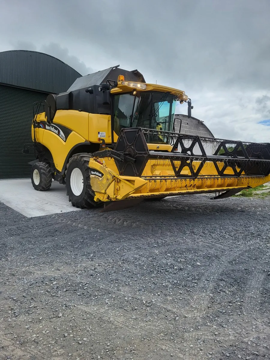 New Holland CX820 - Image 1
