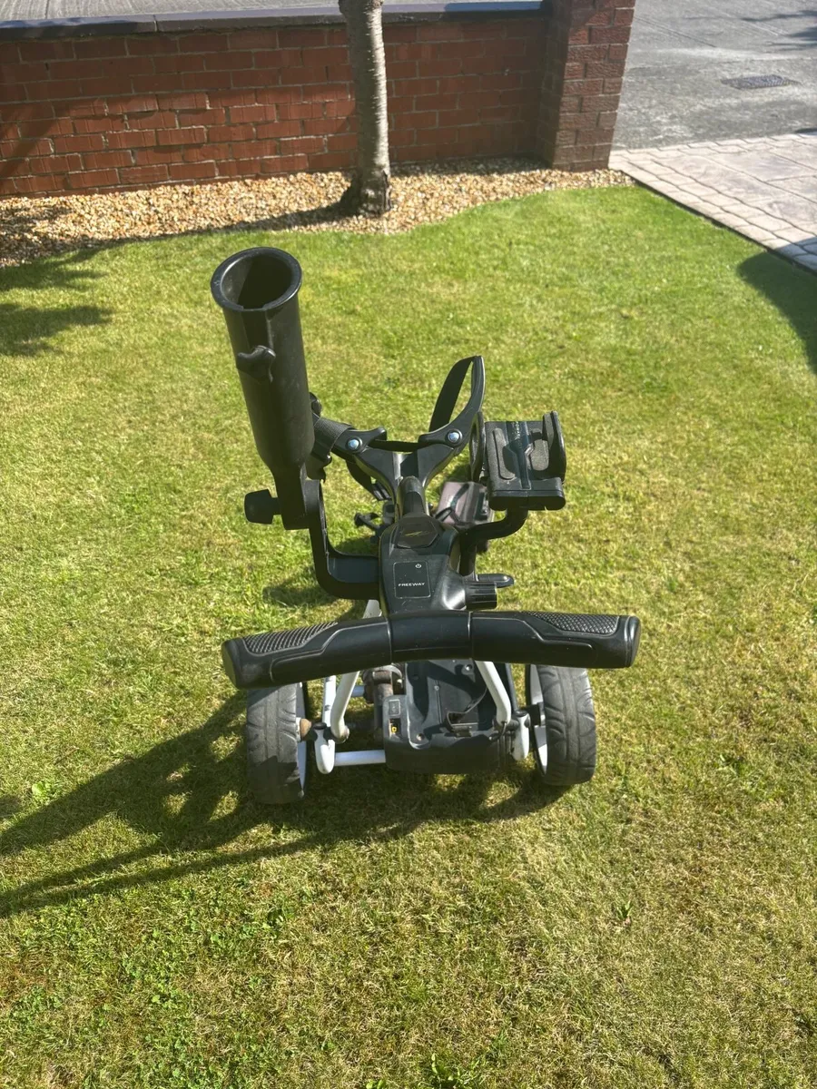 Powercaddy Electric golf trolley - Image 1