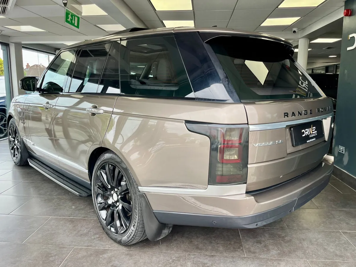 Land Rover Range Rover  Vogue SE 2017 - Image 4