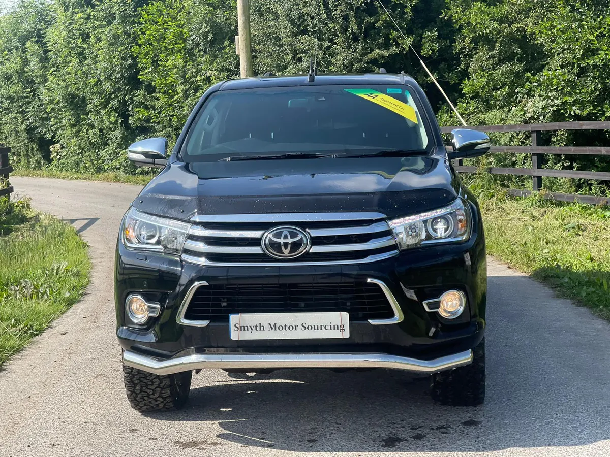 172 Toyota Hilux Invincible Low Miles**** - Image 2