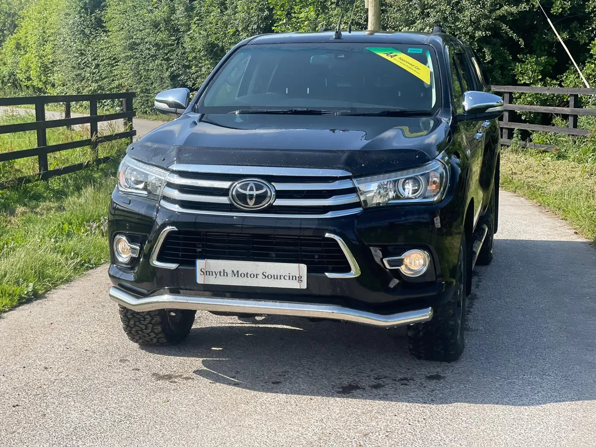 172 Toyota Hilux Invincible Low Miles**** - Image 4
