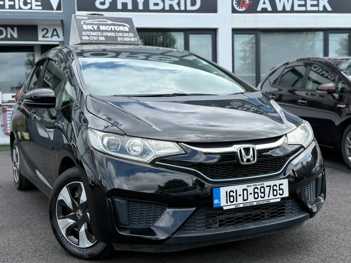 2016 Honda Fit 1.5 Hybrid auto Top Specs - Image 1