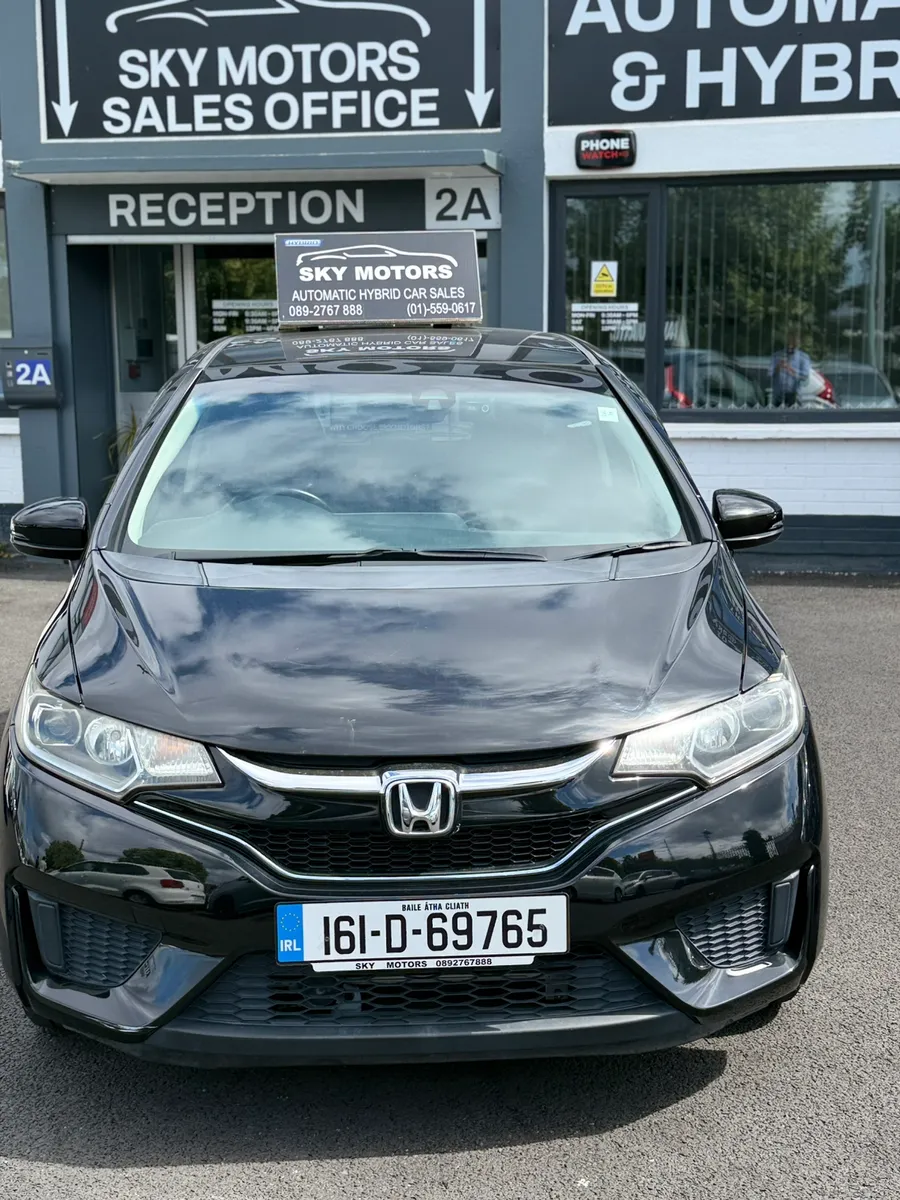 2016 Honda Fit 1.5 Hybrid auto Top Specs - Image 2