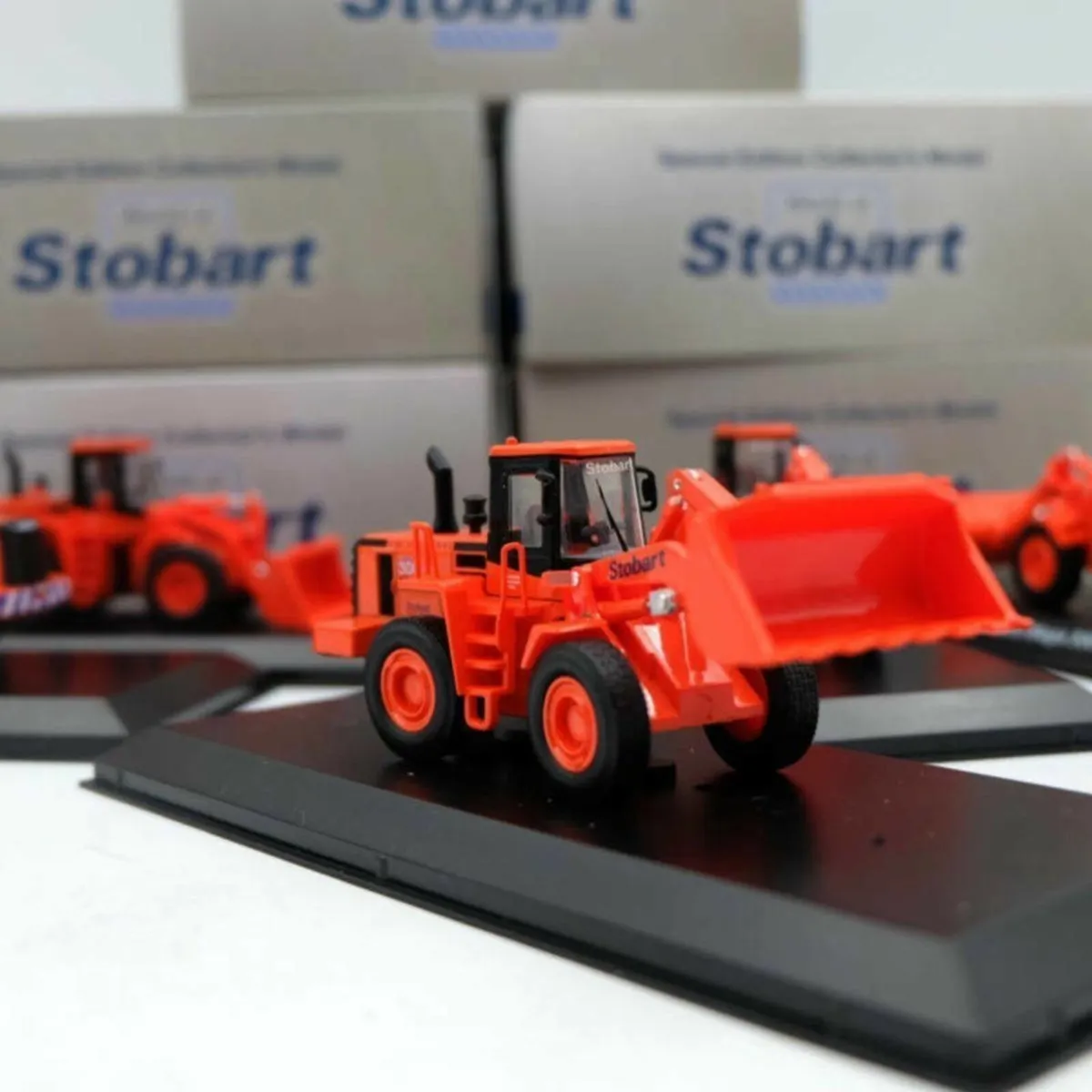 1;76 scale Doosan Daewoo, Free Post - Image 3