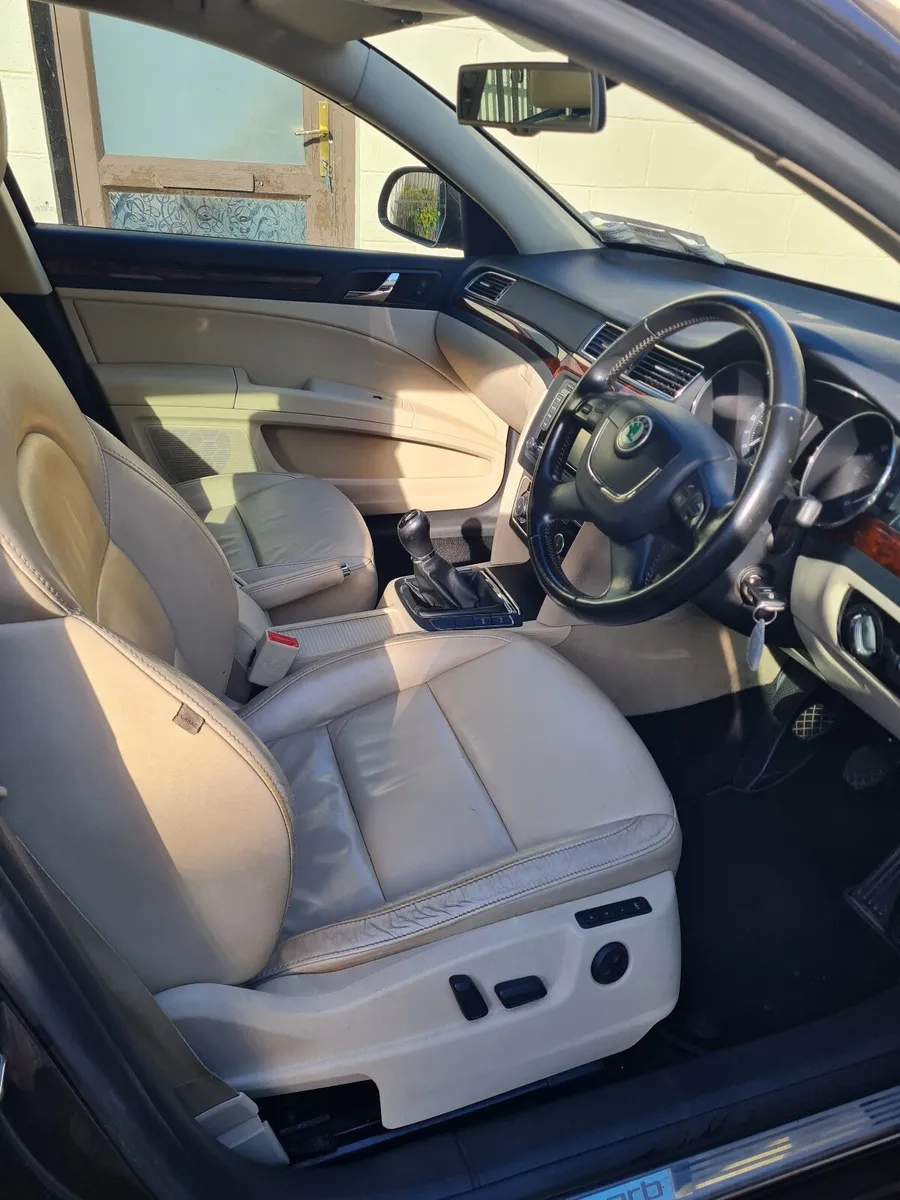 Skoda Superb 131 Estate. - Image 1