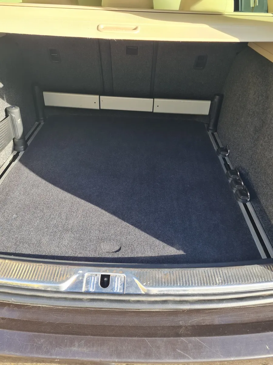 Skoda Superb 131 Estate. - Image 3