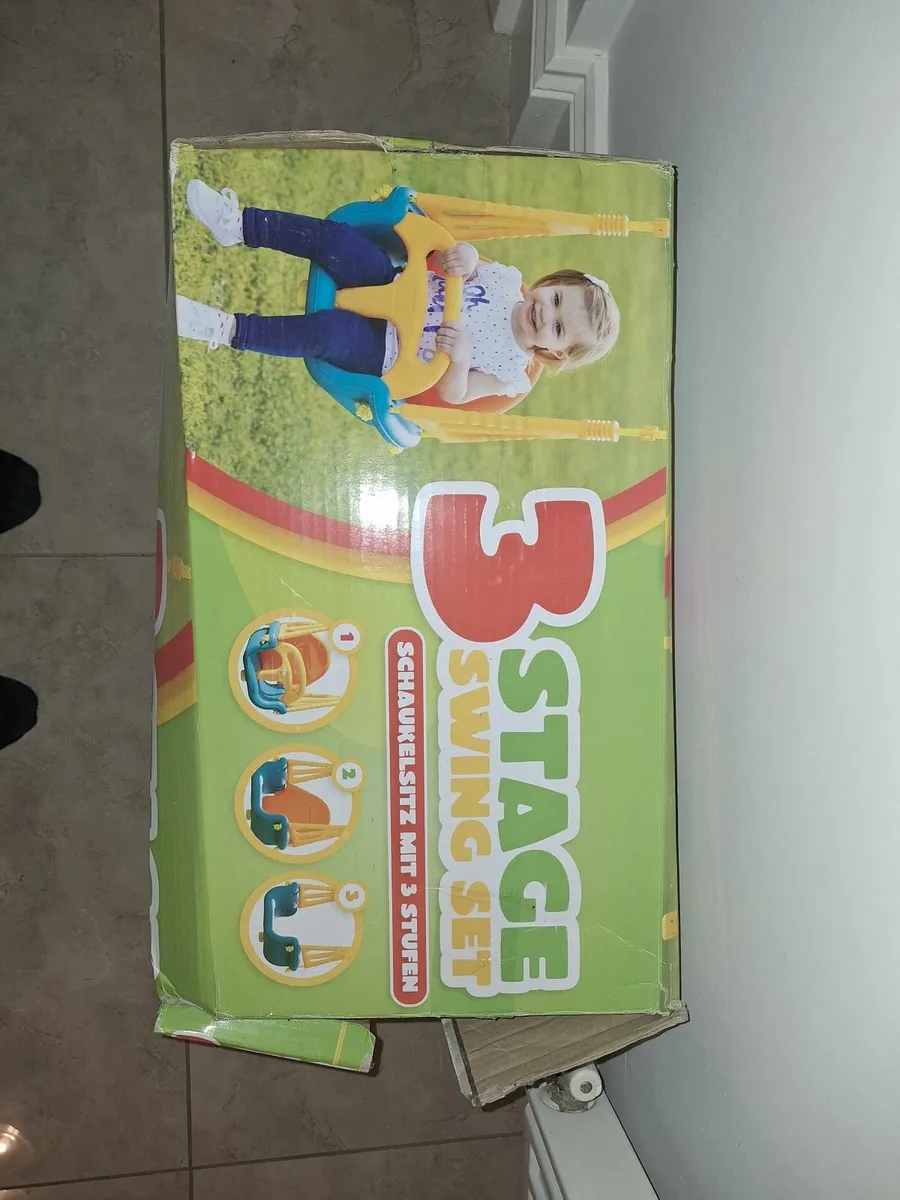 Doubles swing set & see saw with infant seat - Image 3