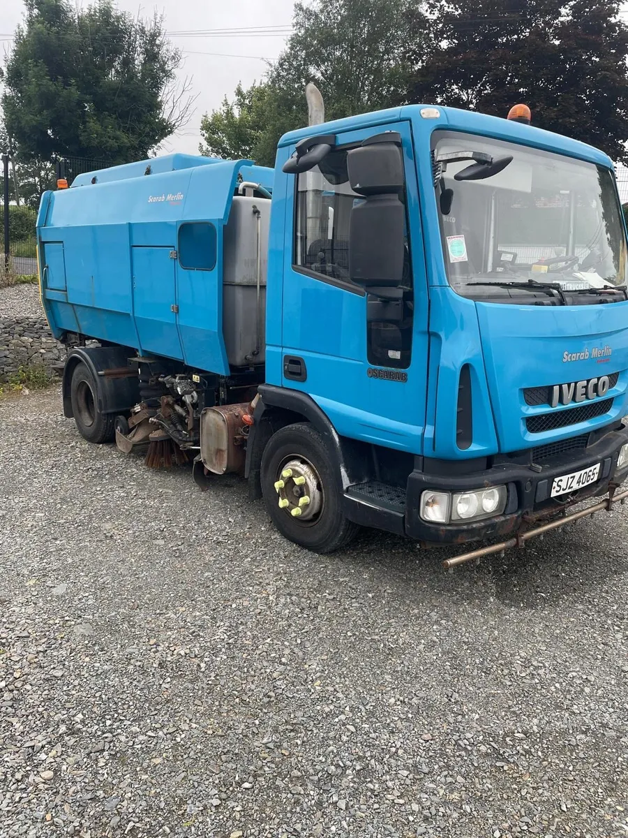 Iveco Road Sweeper - Image 2