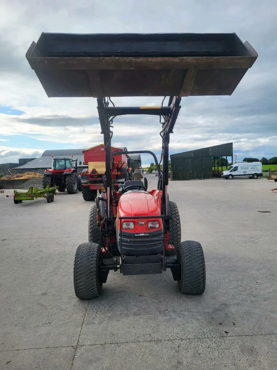 Tym t430 tractor - Image 4
