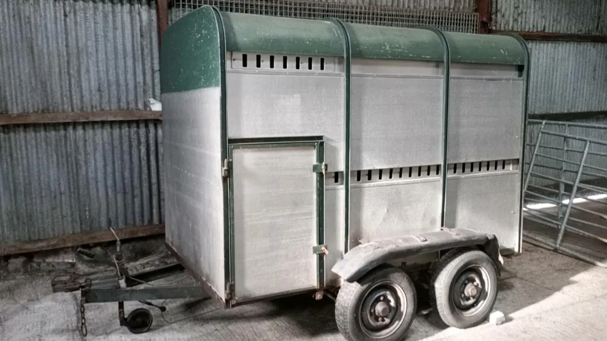 Cattle trailer - Image 1